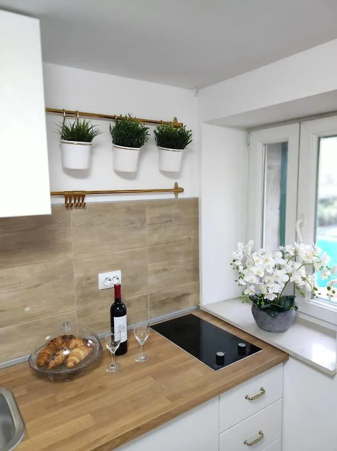 Stone House Lovric Apartment Kastela