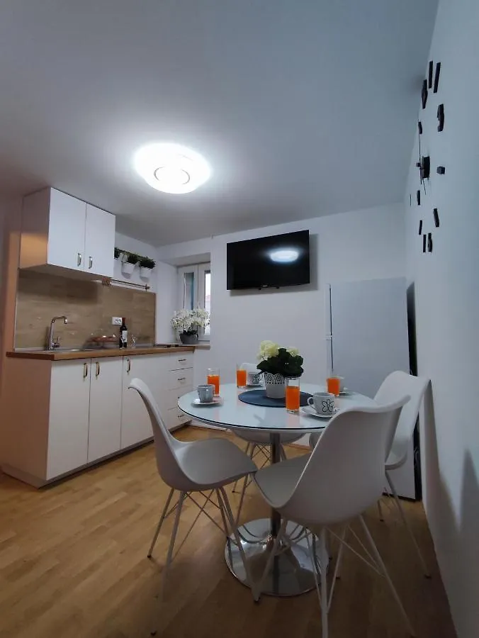Stone House Lovric Apartment Kastela 0*,  Croatia