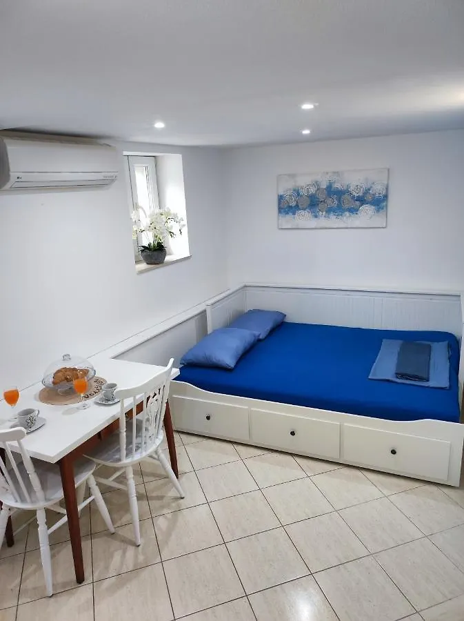 Stone House Lovric Apartment Kastela